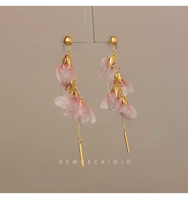Pink Fabric Flower Clip on Earrings for Women Fashion Handmade Long Tassel Earrings Sweet Temperament Banquet Vacation Jewelry