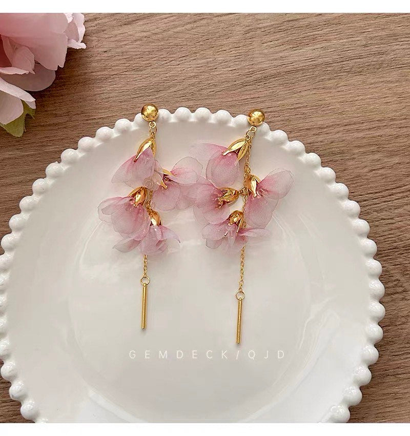 Pink Fabric Flower Clip on Earrings for Women Fashion Handmade Long Tassel Earrings Sweet Temperament Banquet Vacation Jewelry
